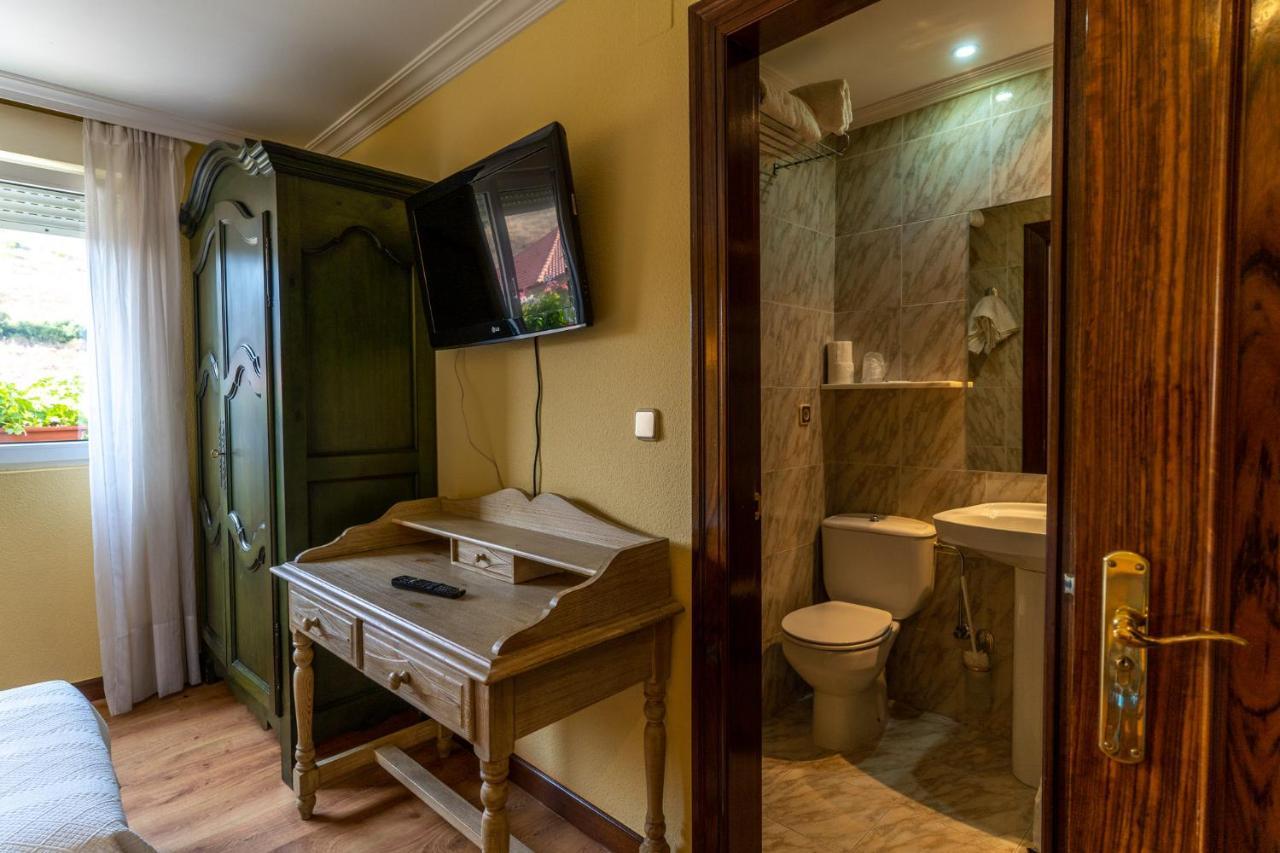 Hotel Rio Cea Пуэнте-Альмуэй Экстерьер фото
