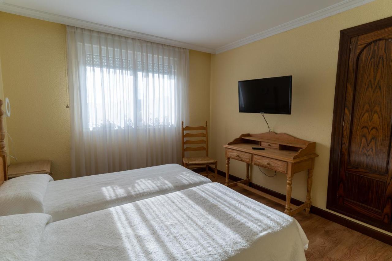 Hotel Rio Cea Пуэнте-Альмуэй Экстерьер фото